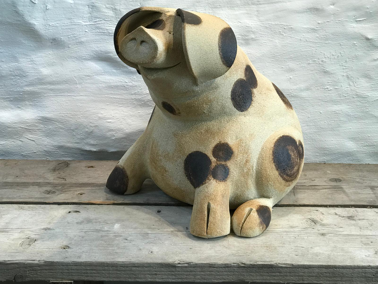 Pig Squatting Large - Sarah D'Arcy Ceramics Large Squatting Pig